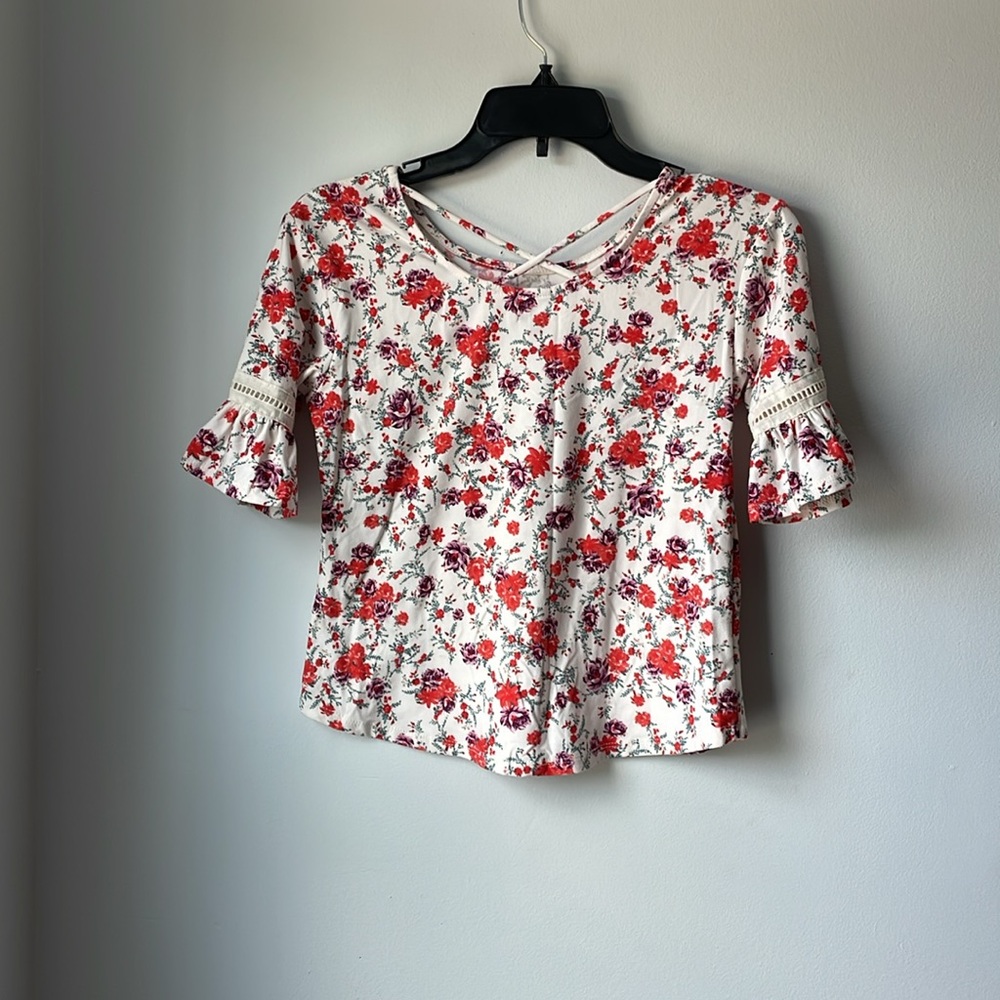 Floral Ruffle Sleeve Top - Picture 3 of 4
